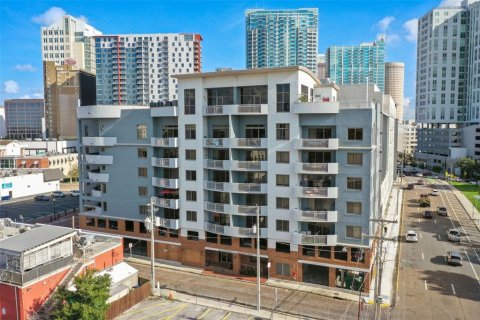 Condominio en Tampa, Florida, 1 dormitorio № 2094414
