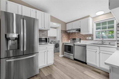 Appartement à louer à Clermont, Floride: 3 chambres, 115.94 m2 № 2329674 - photo 13