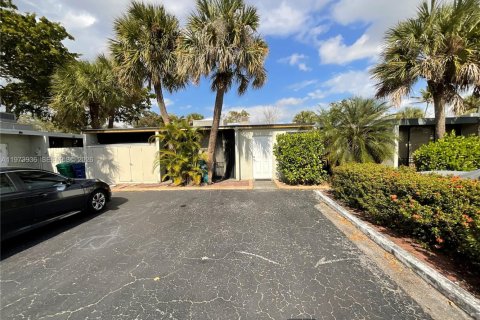 Дом в Майами-Лейкс, Флорида 2 спальни, 73.39м2 № 2033676