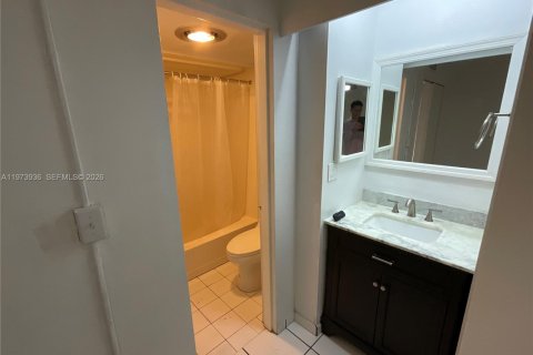 Купить виллу или дом в Майами-Лейкс, Флорида 2 спальни, 73.39м2, № 2033676 - фото 19