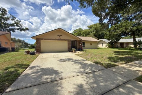 House in Palm Harbor, Florida 2 bedrooms, 127.83 sq.m. № 2393379 - photo 3