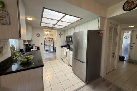 House in Palm Harbor, Florida 2 bedrooms, 127.83 sq.m. № 2393379 - photo 13