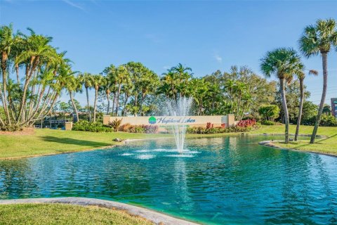 House in Palm Harbor, Florida 2 bedrooms, 127.83 sq.m. № 2393379 - photo 2