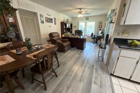 House in Palm Harbor, Florida 2 bedrooms, 127.83 sq.m. № 2393379 - photo 14