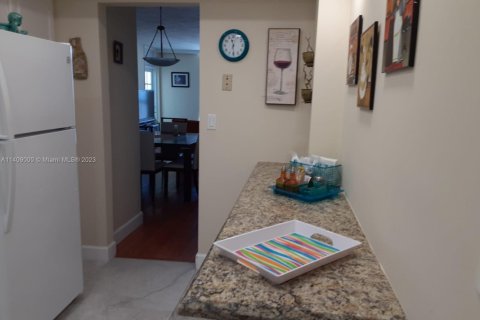 Copropriété à vendre à Hollywood, Floride: 2 chambres, 108.97 m2 № 2013178 - photo 12