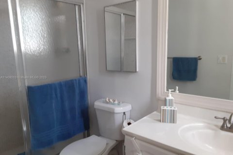 Copropriété à vendre à Hollywood, Floride: 2 chambres, 108.97 m2 № 2013178 - photo 2