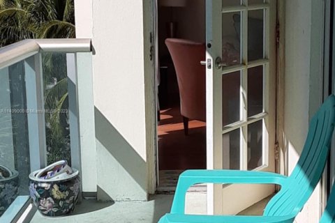 Copropriété à vendre à Hollywood, Floride: 2 chambres, 108.97 m2 № 2013178 - photo 4