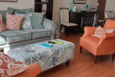 Copropriété à vendre à Hollywood, Floride: 2 chambres, 108.97 m2 № 2013178 - photo 6