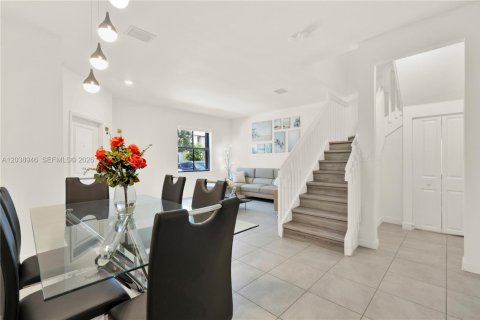 Touwnhouse à vendre à Homestead, Floride: 3 chambres, 149.76 m2 № 2260460 - photo 13