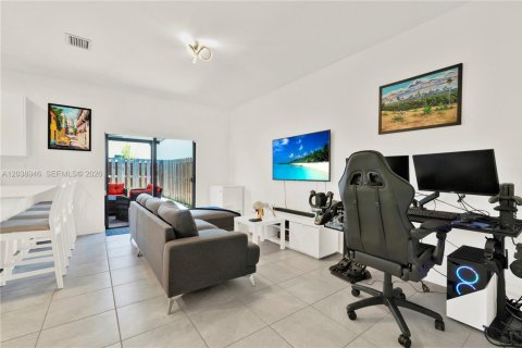 Touwnhouse à vendre à Homestead, Floride: 3 chambres, 149.76 m2 № 2260460 - photo 11