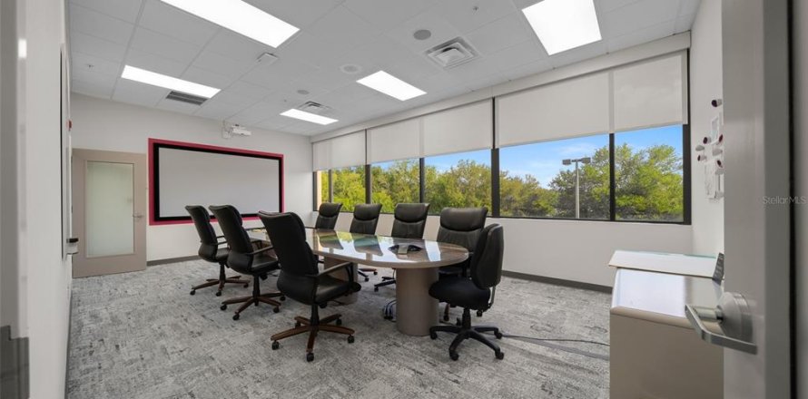 Immobilier commercial à Ocala, Floride 867.71 m2 № 1685121
