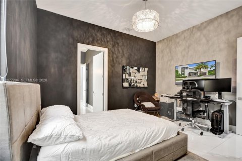 House in Doral, Florida 5 bedrooms, 356.84 sq.m. № 2045957 - photo 29