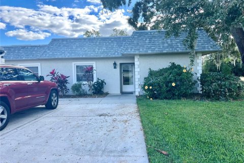 Condo in New Port Richey, Florida, 2 bedrooms  № 1771620 - photo 2