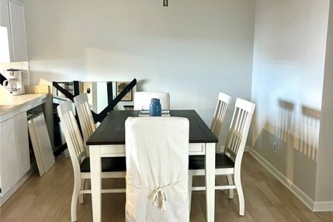 Condo in New Port Richey, Florida, 2 bedrooms  № 1771620 - photo 6