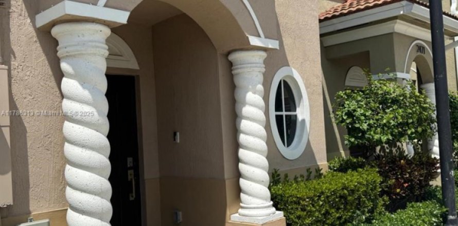 Touwnhouse à Homestead, Floride 4 chambres, 127.65 m2 № 1958802