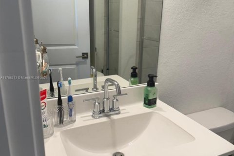 Touwnhouse à vendre à Homestead, Floride: 4 chambres, 127.65 m2 № 1958802 - photo 27