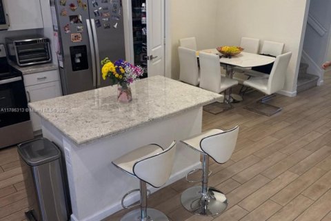 Touwnhouse à vendre à Homestead, Floride: 4 chambres, 127.65 m2 № 1958802 - photo 4