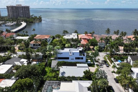 Casa en venta en Miami, Florida, 5 dormitorios, 117.24 m2 № 2035681 - foto 17