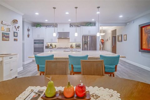 House in Orlando, Florida 4 bedrooms, 271.37 sq.m. № 2218506 - photo 12