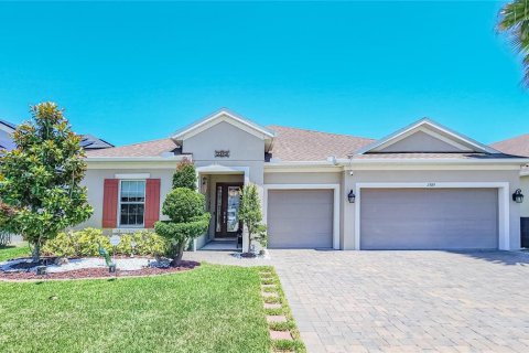 House in Orlando, Florida 4 bedrooms, 271.37 sq.m. № 2218506