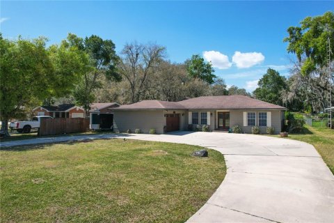 Casa en venta en Leesburg, Florida, 4 dormitorios, 256.41 m2 № 1659206 - foto 1