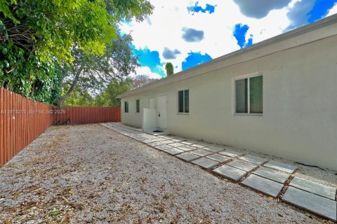 Appartement à louer à Miami, Floride: 2 chambres, 69.68 m2 № 2033261 - photo 2