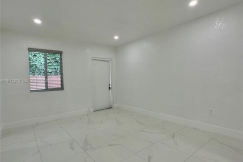 Appartement à louer à Miami, Floride: 2 chambres, 69.68 m2 № 2033261 - photo 13