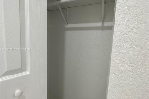 Appartement à louer à Miami, Floride: 2 chambres, 69.68 m2 № 2033261 - photo 17