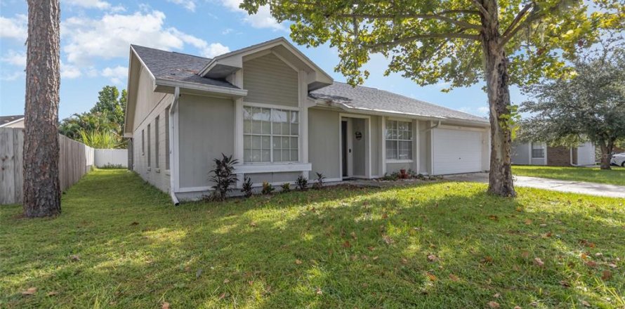 House in Orlando, Florida 4 bedrooms, 189.43 sq.m. № 1918046