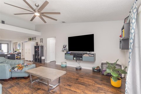 House in Orlando, Florida 4 bedrooms, 189.43 sq.m. № 1918046 - photo 5