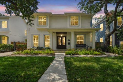 Villa ou maison à vendre à Tampa, Floride: 5 chambres, 289.39 m2 № 1769142 - photo 1
