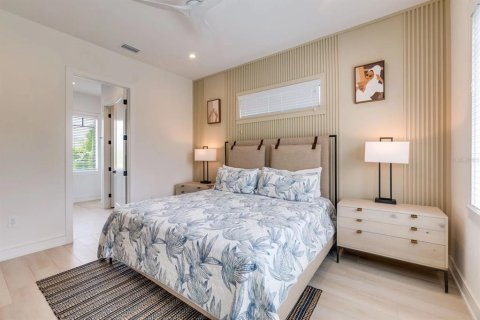 House in Holmes Beach, Florida 9 bedrooms, 371.05 sq.m. № 1541041 - photo 21