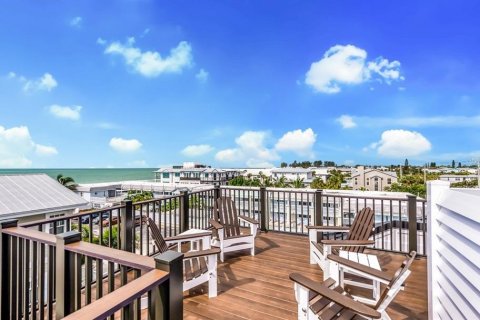 House in Holmes Beach, Florida 9 bedrooms, 371.05 sq.m. № 1541041 - photo 6