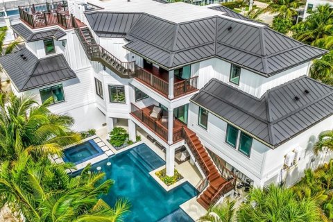 House in Holmes Beach, Florida 9 bedrooms, 371.05 sq.m. № 1541041 - photo 5