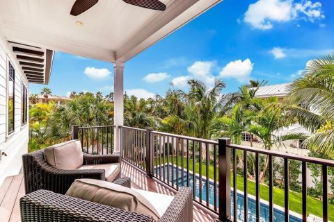 House in Holmes Beach, Florida 9 bedrooms, 371.05 sq.m. № 1541041 - photo 11