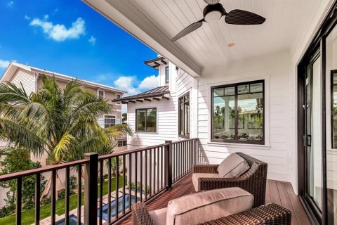 House in Holmes Beach, Florida 9 bedrooms, 371.05 sq.m. № 1541041 - photo 12