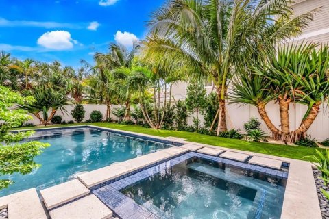 House in Holmes Beach, Florida 9 bedrooms, 371.05 sq.m. № 1541041 - photo 3