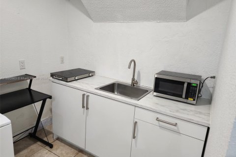 Immobilier commercial à louer à Cutler Bay, Floride: 1 chambre, 46.45 m2 № 1946762 - photo 8