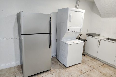 Immobilier commercial à louer à Cutler Bay, Floride: 1 chambre, 46.45 m2 № 1946762 - photo 9