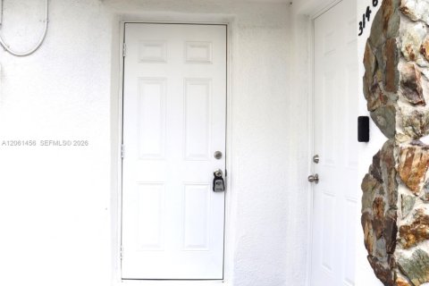 Commercial property in Miami, Florida 1 bedroom, 23.23 sq.m. № 2246678