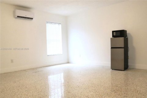Commercial property in Miami, Florida 1 bedroom, 23.23 sq.m. № 2246678 - photo 4