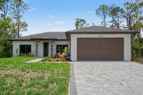 House in Port Charlotte, Florida 3 bedrooms, 138.61 sq.m. № 2151603 - photo 3