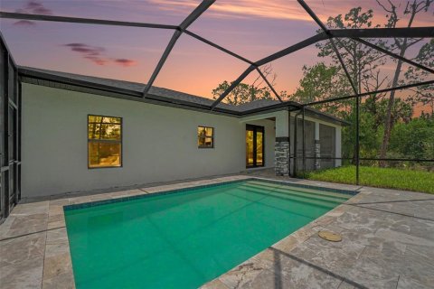 House in Port Charlotte, Florida 3 bedrooms, 138.61 sq.m. № 2151603 - photo 2