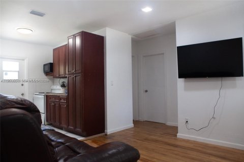 Casa en alquiler en Hollywood, Florida, 3 dormitorios, 111.11 m2 № 2028503 - foto 12