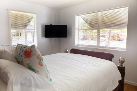 Casa en alquiler en Hollywood, Florida, 3 dormitorios, 111.11 m2 № 2028503 - foto 7