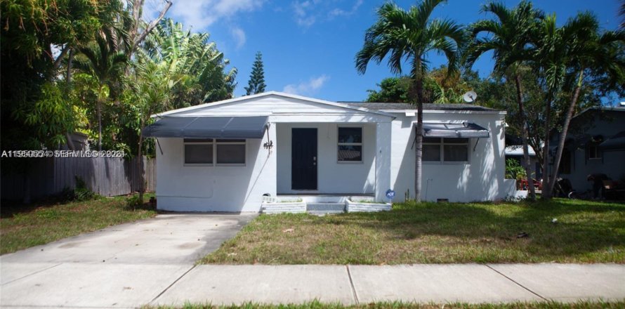 Casa en Hollywood, Florida 3 dormitorios, 111.11 m2 № 2028503