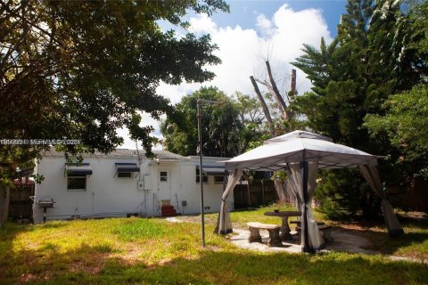 Casa en alquiler en Hollywood, Florida, 3 dormitorios, 111.11 m2 № 2028503 - foto 15