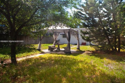 Casa en alquiler en Hollywood, Florida, 3 dormitorios, 111.11 m2 № 2028503 - foto 17