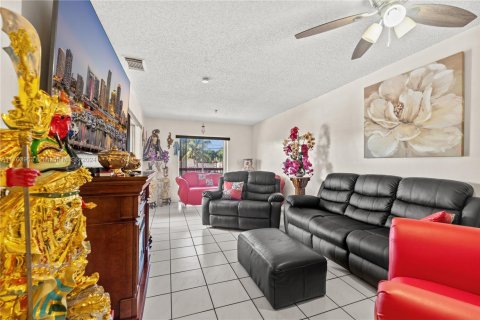Copropriété à vendre à Miami, Floride: 2 chambres, 92.9 m2 № 1729520 - photo 4
