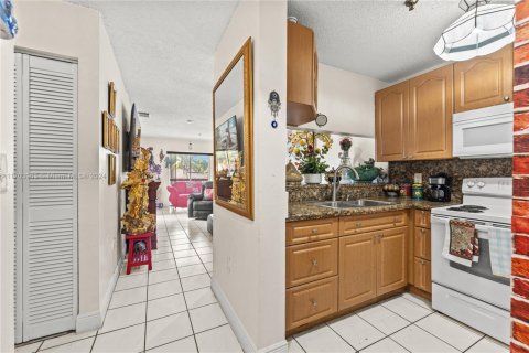 Copropriété à vendre à Miami, Floride: 2 chambres, 92.9 m2 № 1729520 - photo 9